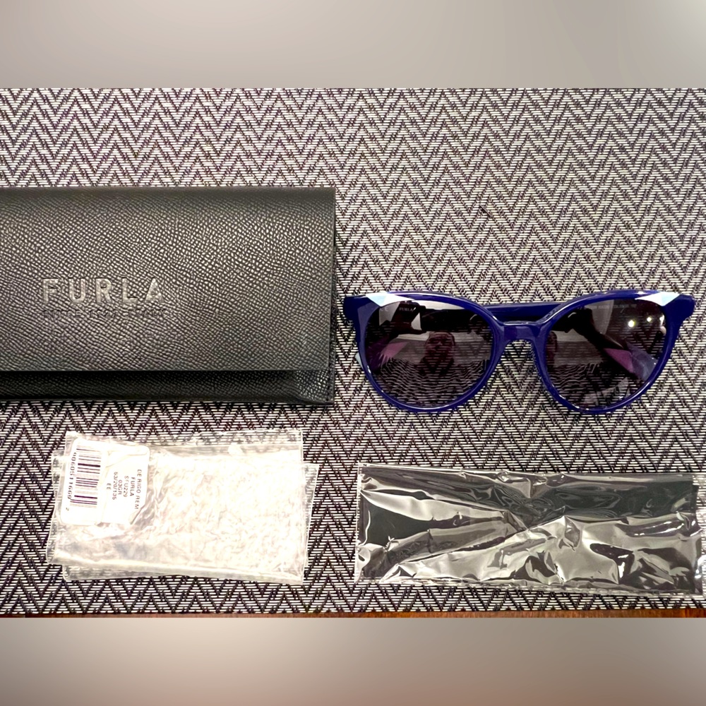 Beautiful NWT  blue Furla sunglasses